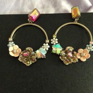 Fabulous pair of floral earrings